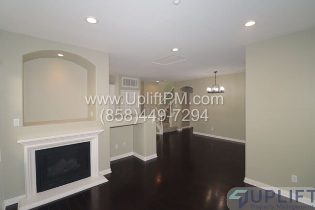 Building Photo - 2-Bed, 2-Bath Condo in the Heart of San Elijo Hills ** Move In Special $1,500 Off First Month's R...