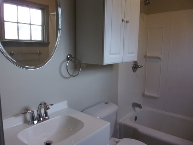 Building Photo - 311 Hasty St