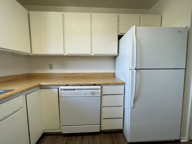 Building Photo - 9339-33 Musselman Dr.