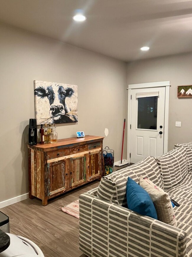 Building Photo - Chic & Comfortable 3-Bed Home in Bozeman’s King Arthur Park