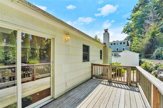 Building Photo - 50 Catoonah St