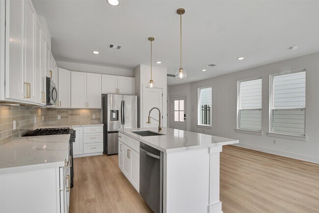 Building Photo - 3628 Amos St