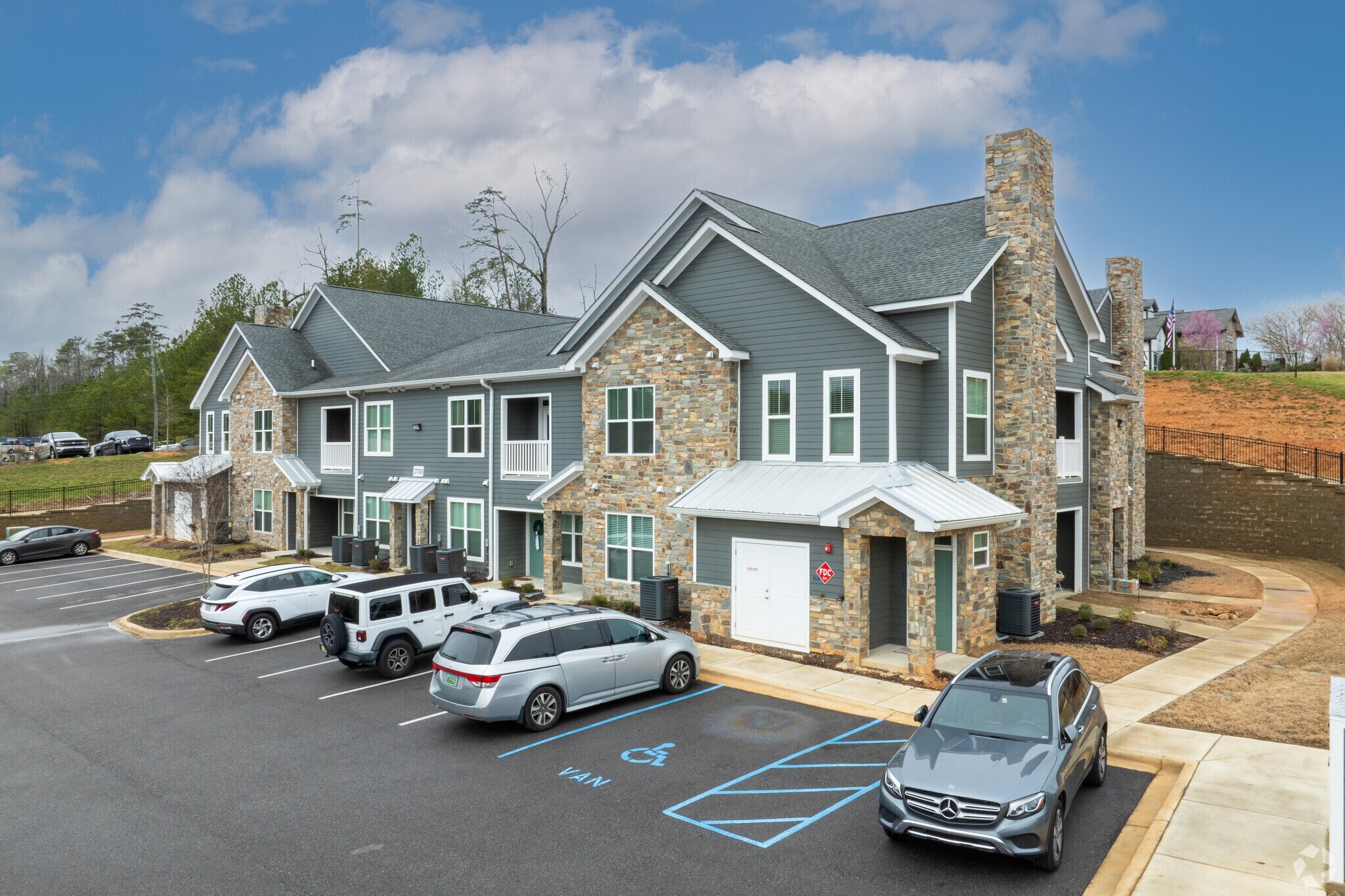 Building Photo - The Point at Greystone