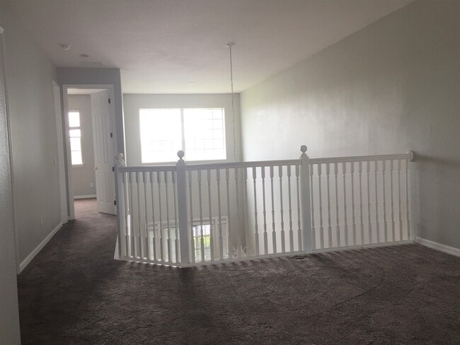 Building Photo - Updated 3 Bedroom Townhome in the Arbor Meadows Gated Community