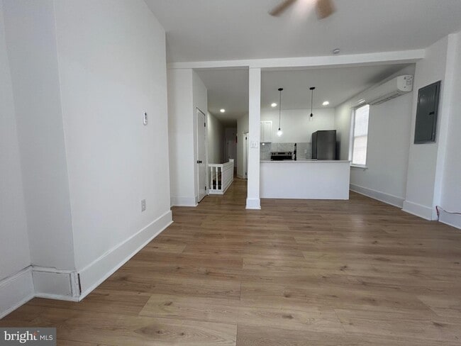 Building Photo - 114 S 58th St