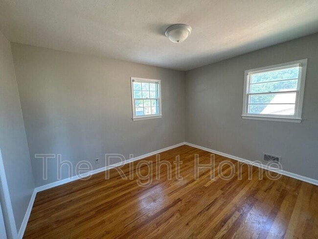 Building Photo - 4460 Shady Ln Cir