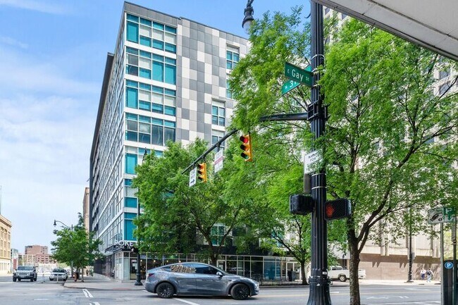 Building Photo - 100 E Gay St