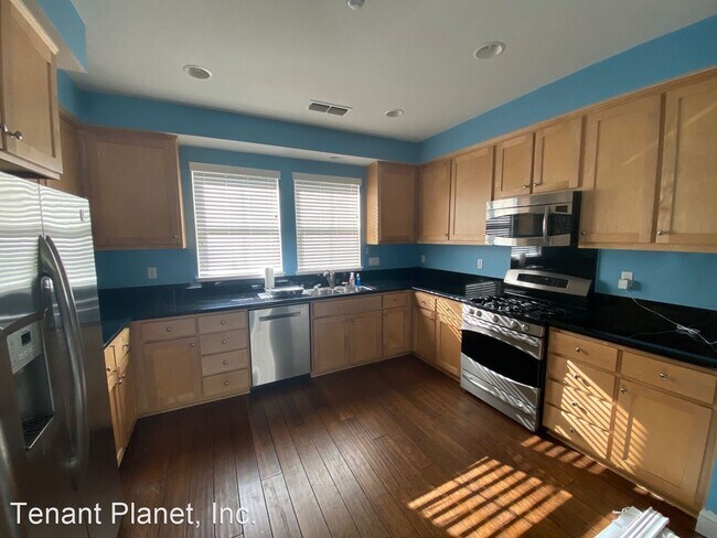 Building Photo - 2 br, 2.5 bath House - 596 Saco Terrace