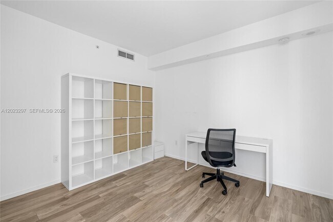 Building Photo - 801 S Miami Ave