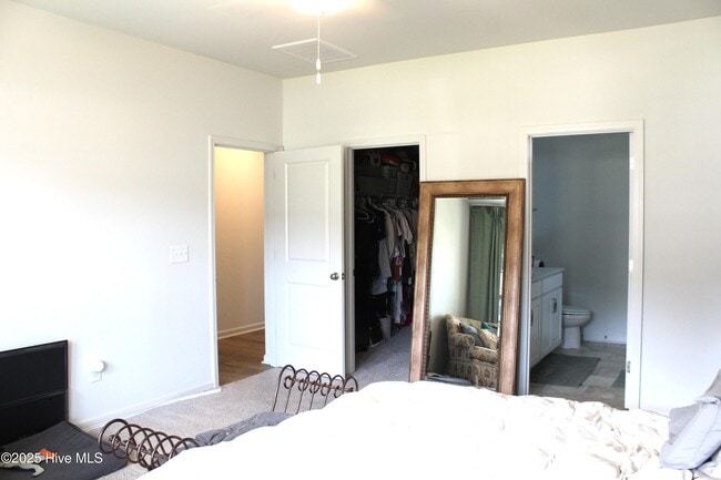 Building Photo - 300 Ruby Baird Dr