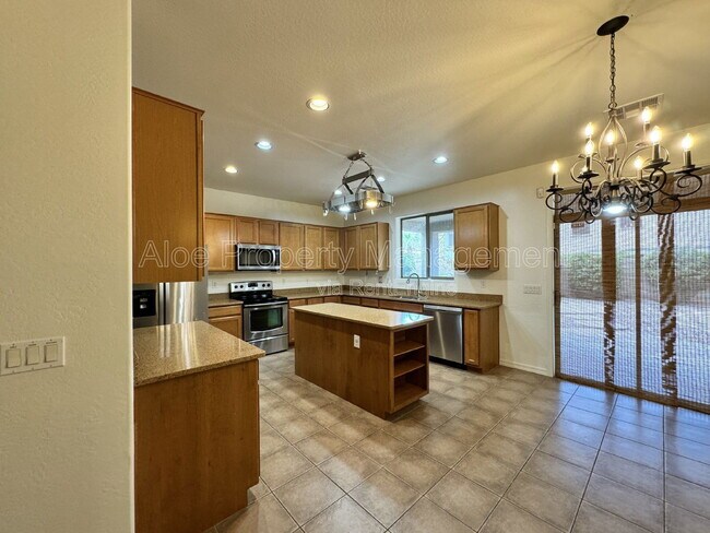 Building Photo - 43658 Caven Dr