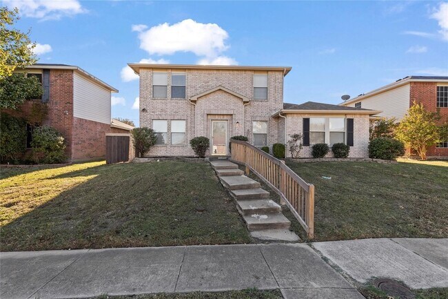 Building Photo - 1543 Englewood Dr