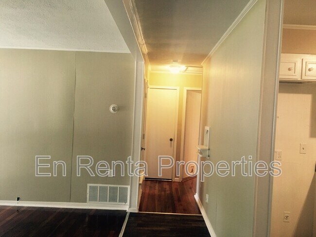 Building Photo - 1414 Lackland St