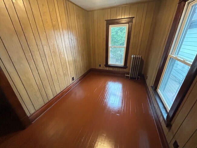 Building Photo - 1213 S 72nd St