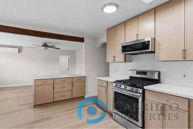 Building Photo - 6311 Inman St