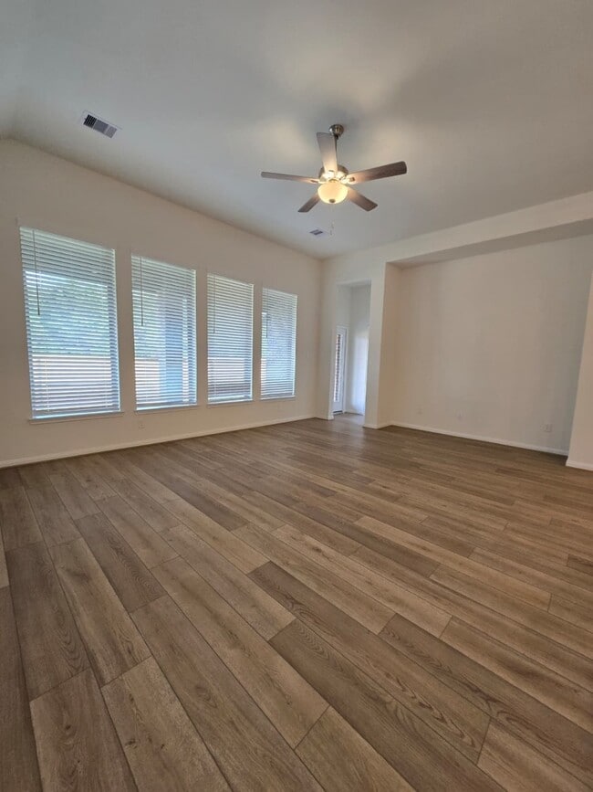 Building Photo - 1420 Florecer Ln