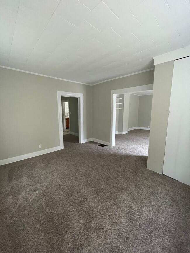 Building Photo - 1428 Grove St