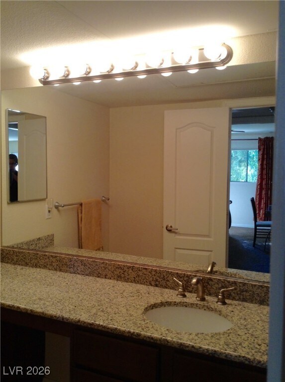 Building Photo - 682 Oakmont Ave