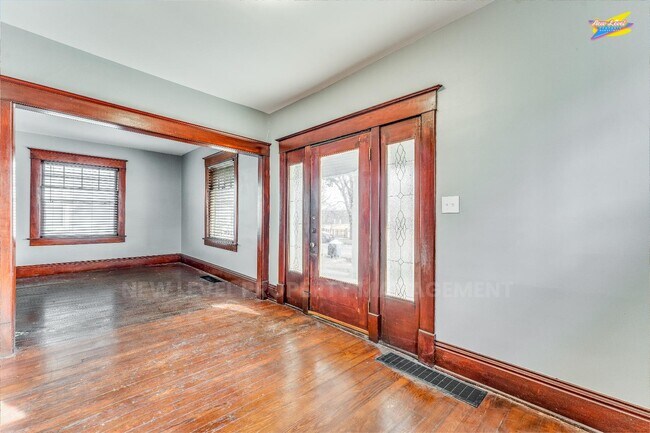 Building Photo - 305 N Pennsylvania Ave