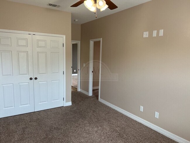 Building Photo - 6008 Bedrock Dr