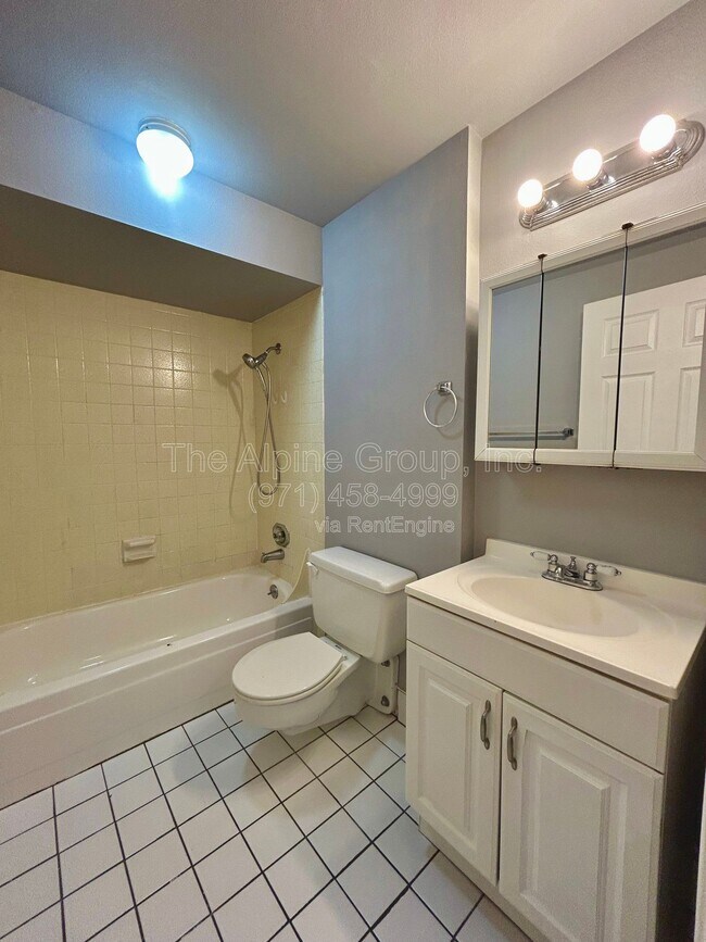 Building Photo - 4905 SW 152nd Ave