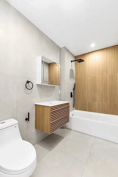 Building Photo - 261 Bowery