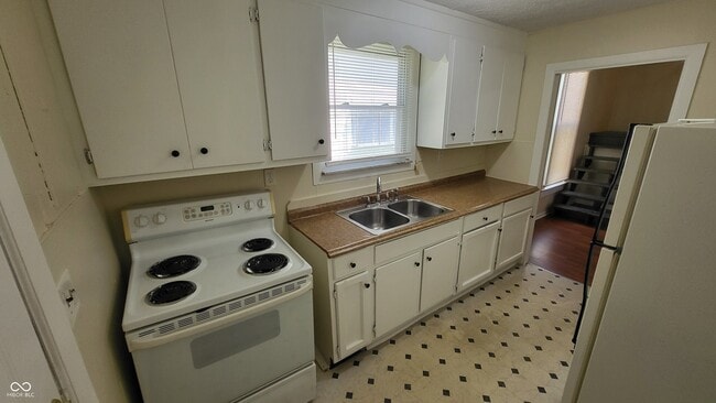 Building Photo - 416 N Linwood Ave