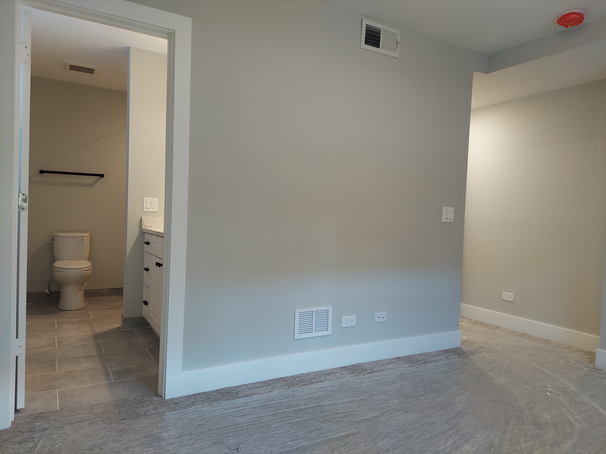 Building Photo - 4409 N Seeley Ave