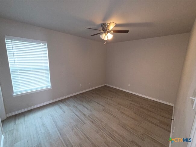 Building Photo - 332 Arnold Dr