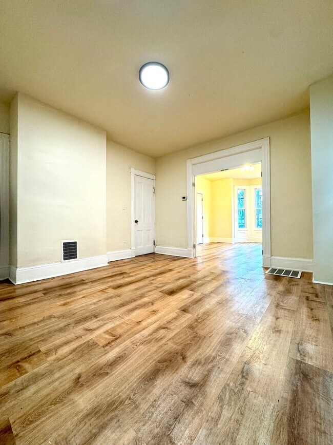 Building Photo - 77 Marshall St