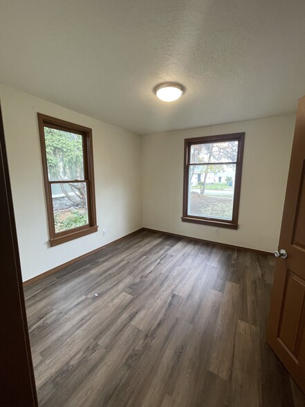 Building Photo - 728 E Ermina Ave