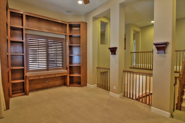 Building Photo - Beautifully Maintained Home in Desirable W...