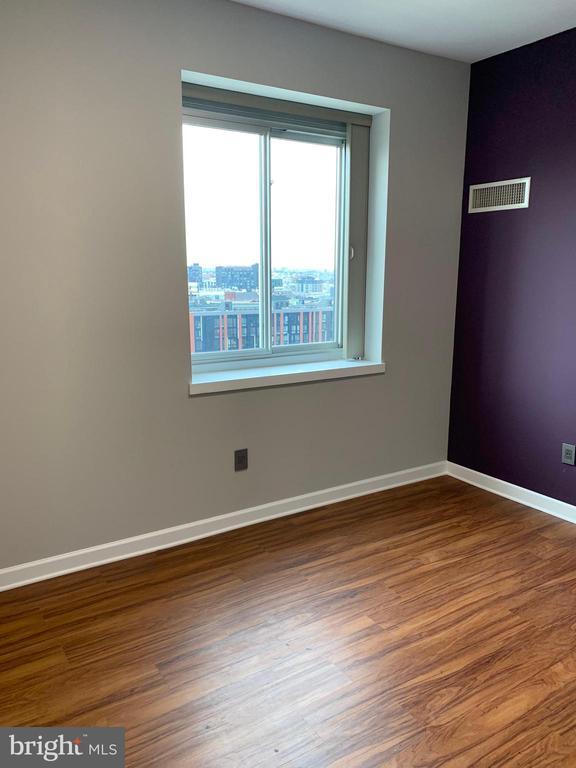 Building Photo - 901 N Penn St