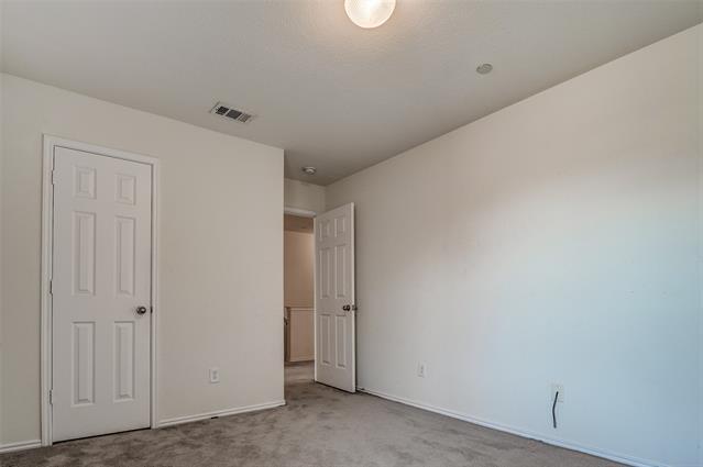 Building Photo - 9948 Fleetwood Dr