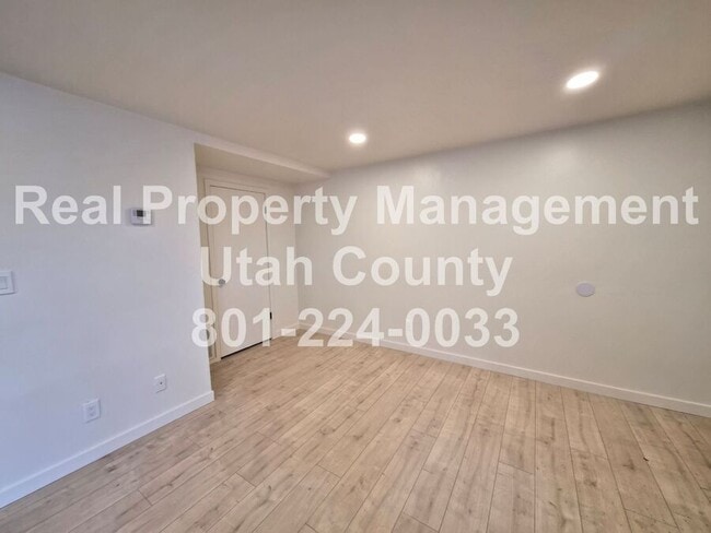 Building Photo - 1148 W 100 N