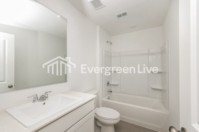 Building Photo - 1211 Falcon Hts Dr