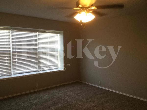 Building Photo - 820 Big Sky Ln