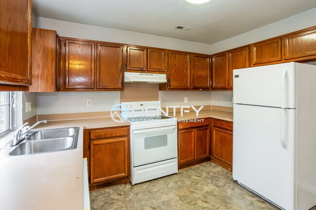 Building Photo - 1630 Pamela Lorraine Dr