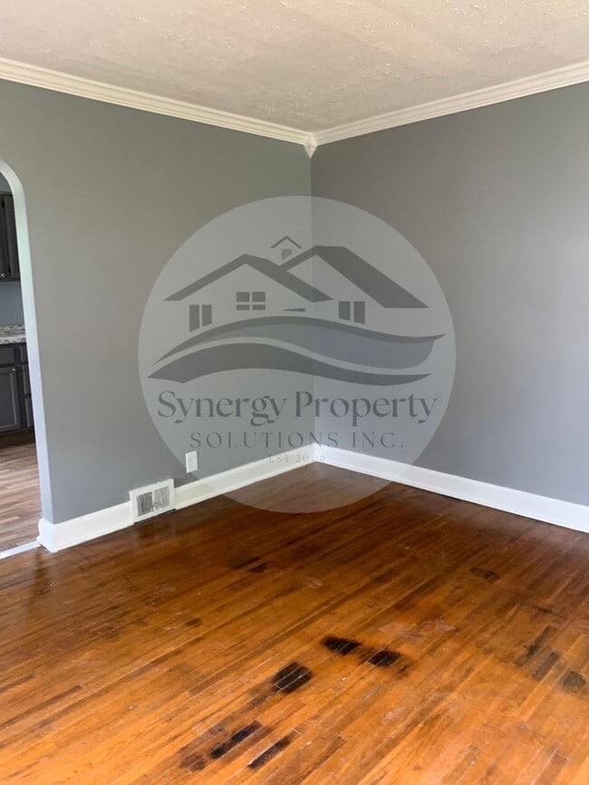Building Photo - Coming Soon !3 Bedroom, Garage June 6th