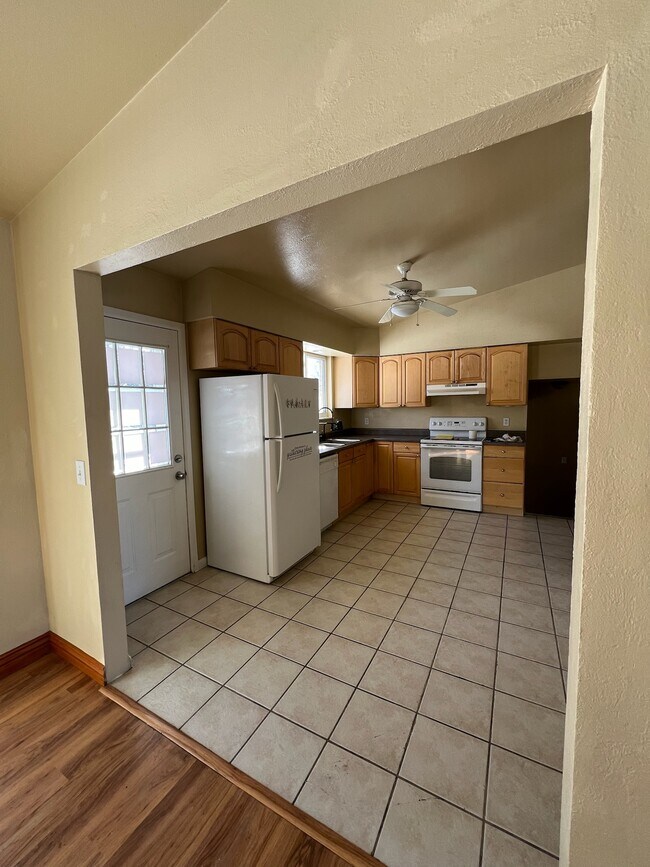 Building Photo - 15790 E Stanford Pl