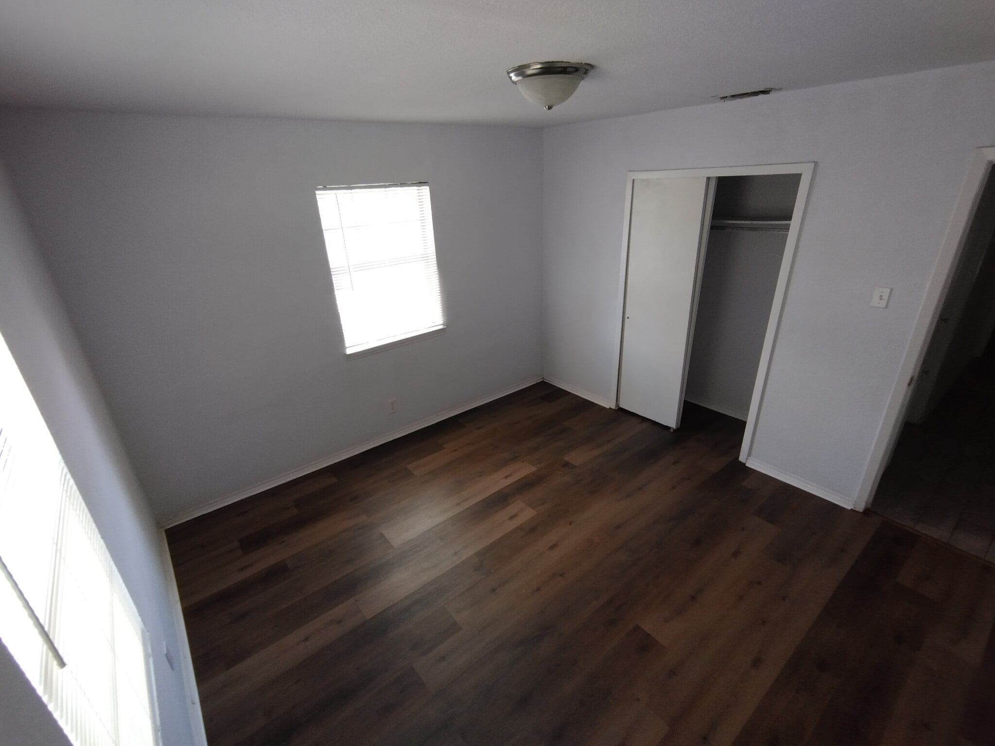 master bedroom 3 - 518 Riverdale Dr