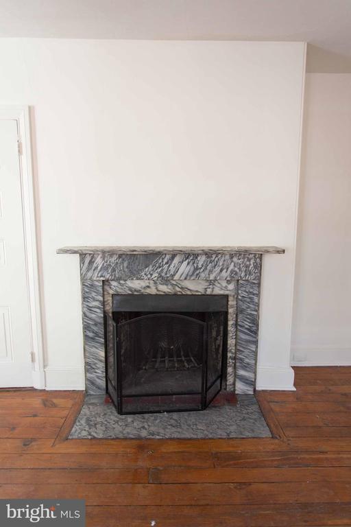 Building Photo - 916 Spruce St