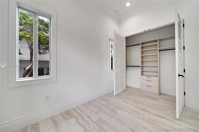 Building Photo - 2 Flamingo Hammock Rd