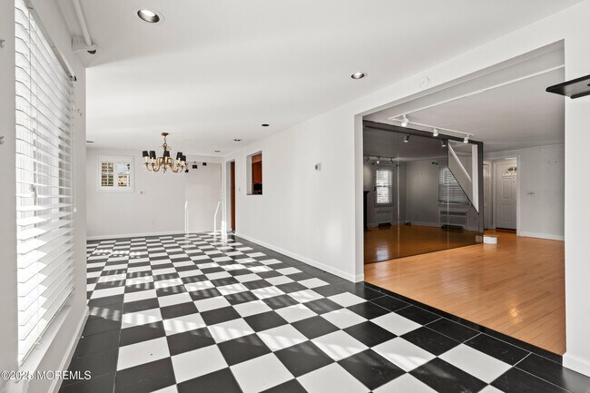 Building Photo - 608 Corlies Ave