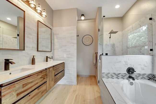 Building Photo - 11723 Water Bend Ct