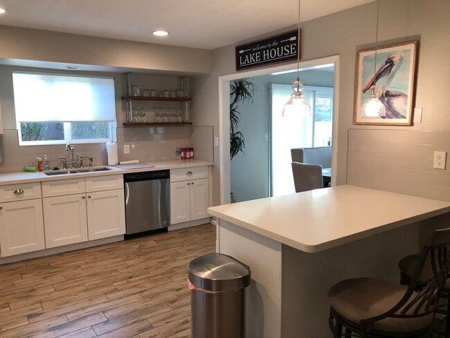 Building Photo - Updated home with lake views in Leisure World.  A 45+ Active Adult Resort Community.  Available M...