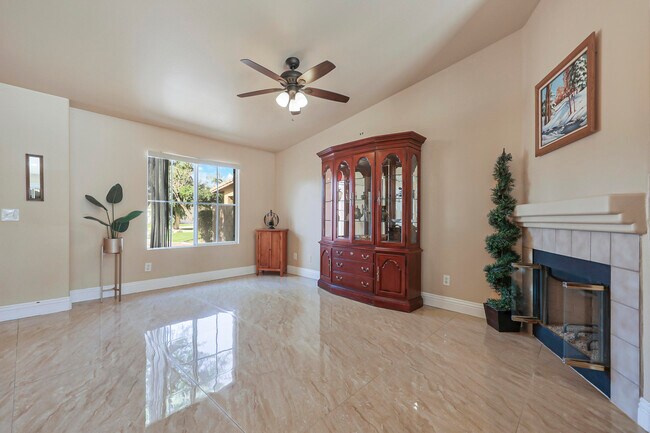 Building Photo - 45930 Las Colinas