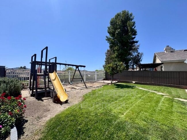 Building Photo - 33021 Adelante St