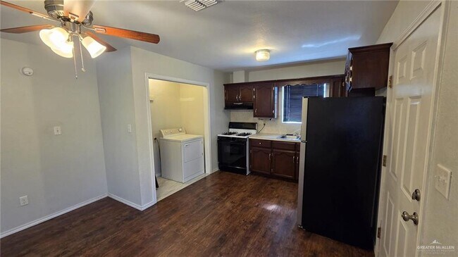 Building Photo - 205 S Doherty Ave