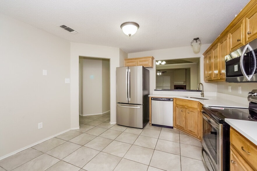 Building Photo - 5905 Aloe Ct